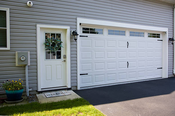 24/7 Emergency Garage Door Panel Replacement experts in Bridge City, LA